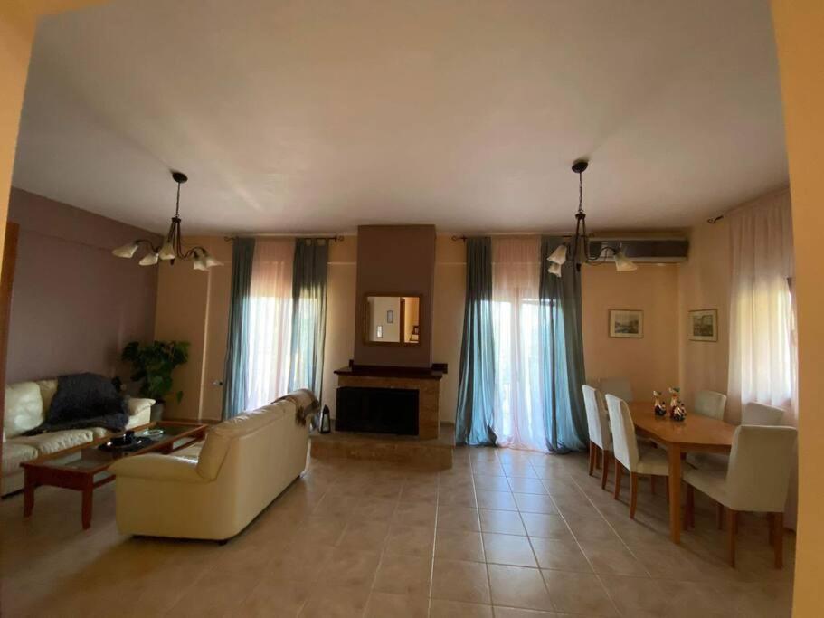 Helen'S House Apartment Palairos Bagian luar foto